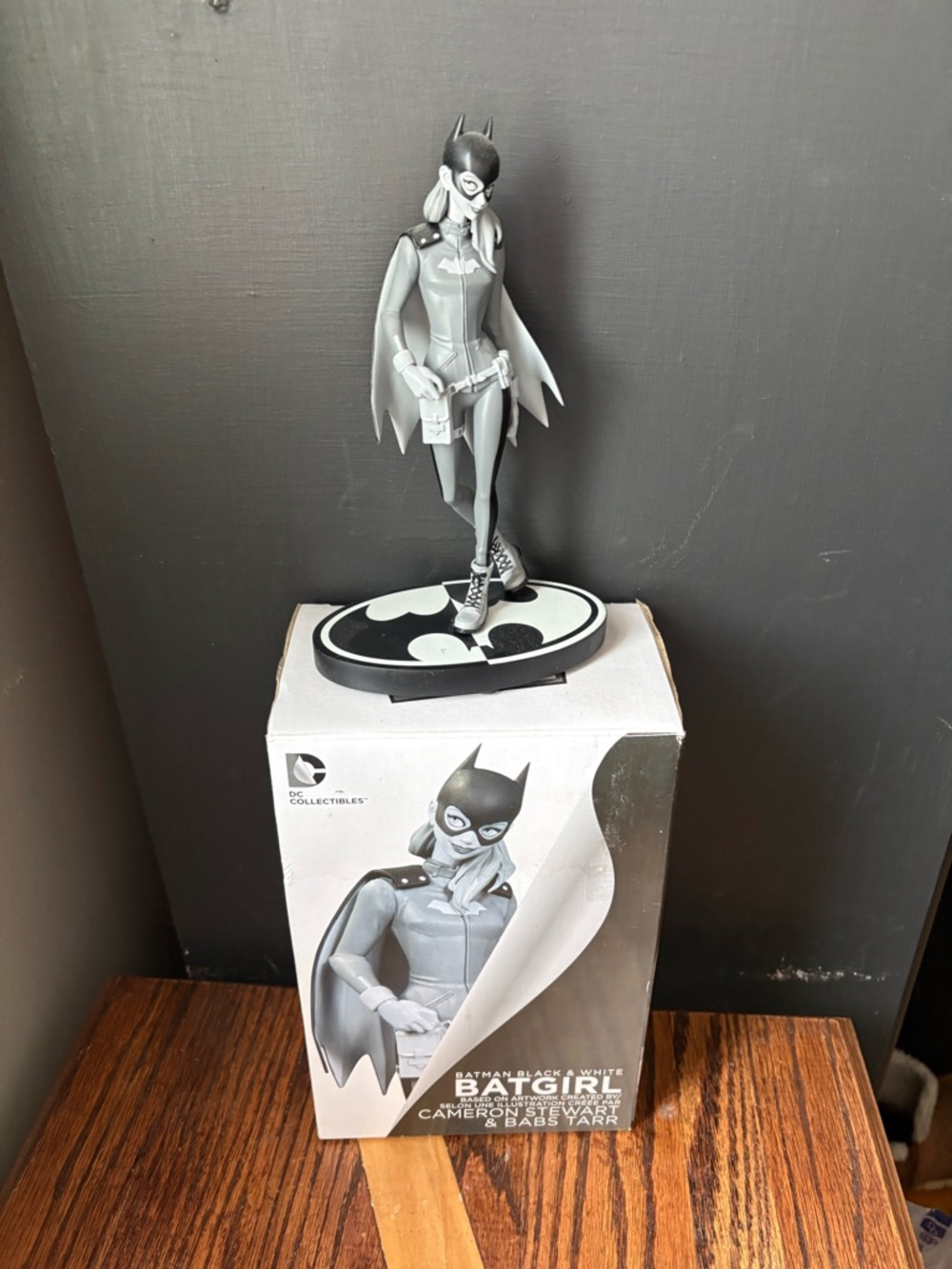 DC Comics Black Display Base with White Numbering